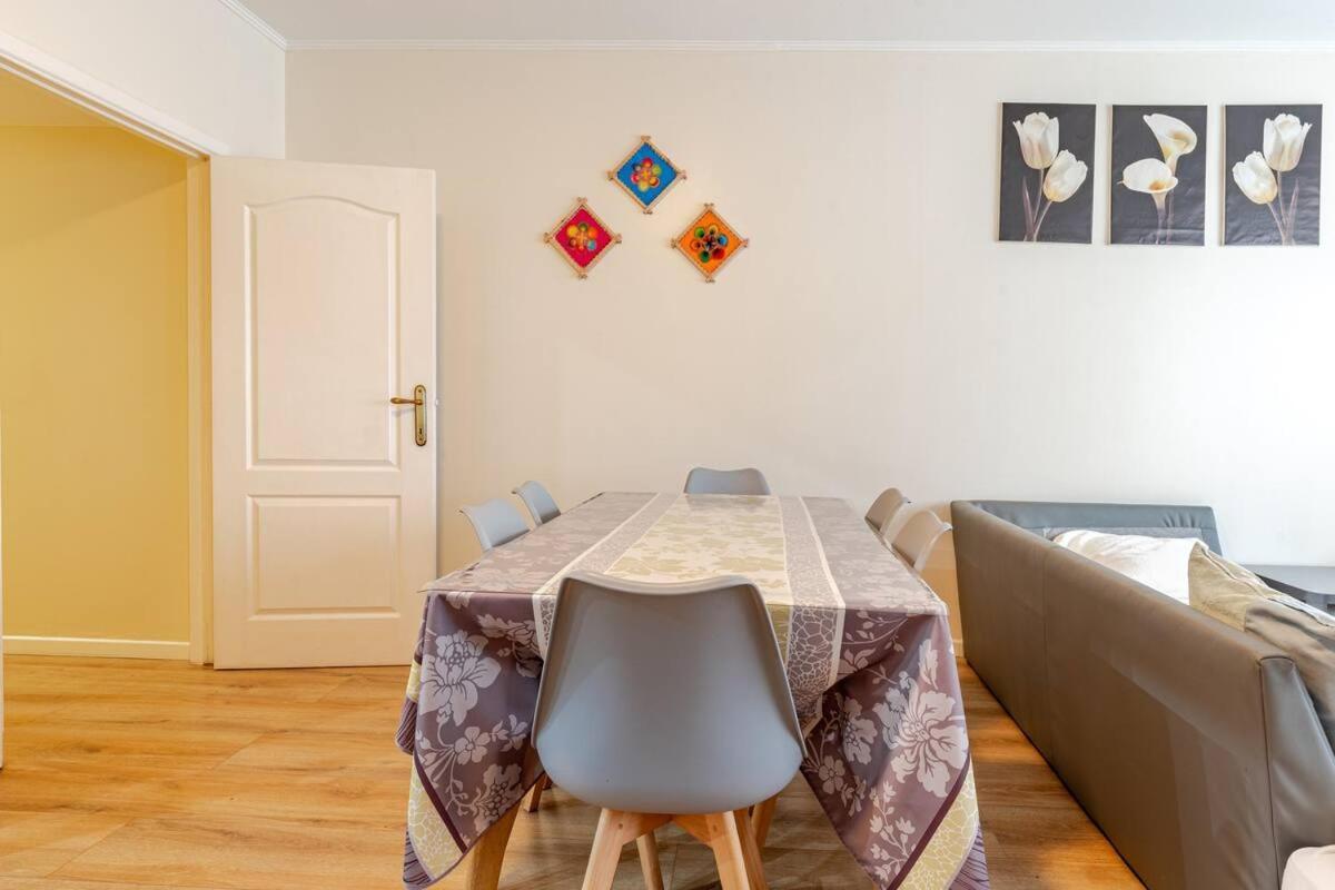 בריסל Apartamentos Completo Con Todas Las Comodidades מראה חיצוני תמונה